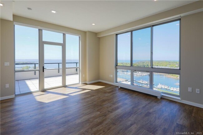 Building Photo - 850 Pacific St