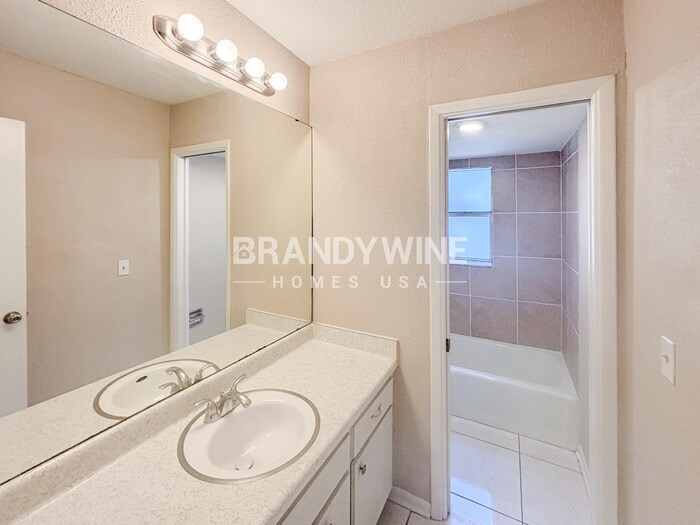 Building Photo - 1608 Robin Ln