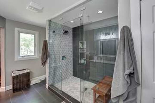 Building Photo - Beautiful Home in Cincinnati!!