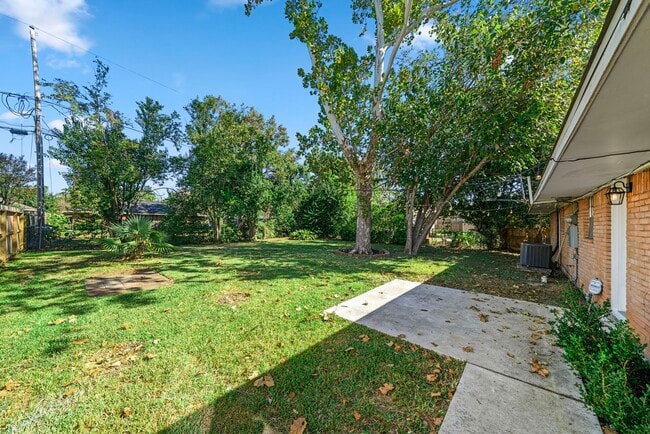 Building Photo - 9614 Long Branch Ln