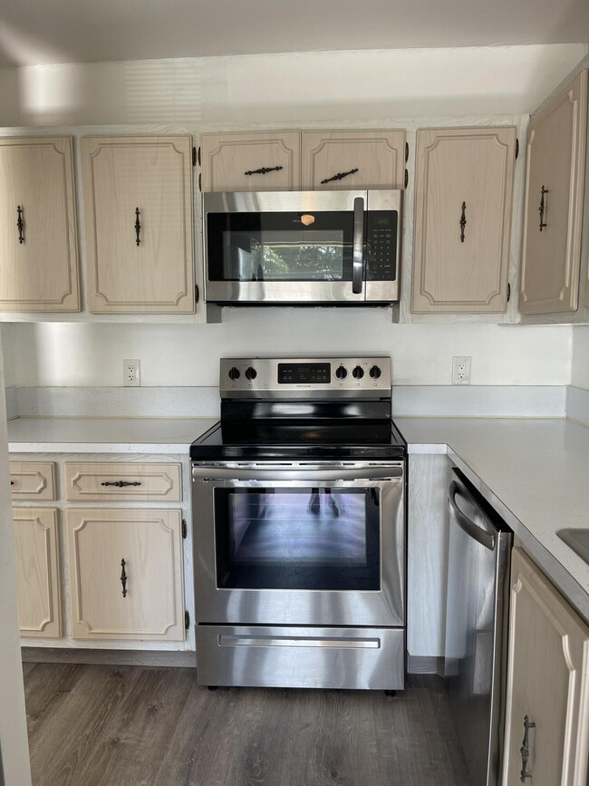 Building Photo - 1141 Calamondin Terrace