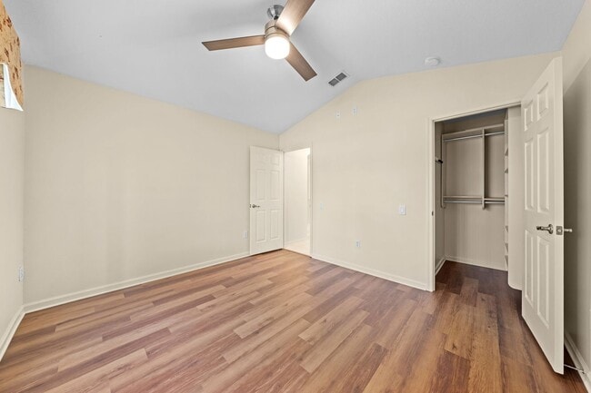 Building Photo - Immaculate 3 Bedroom Home in Gated Community - Stonefield