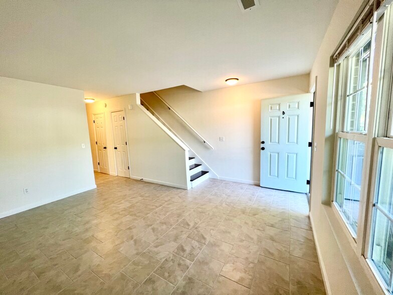 Living Room / Entry - 272 Fleming Rd