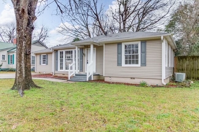 Building Photo - Three bedroom two bath