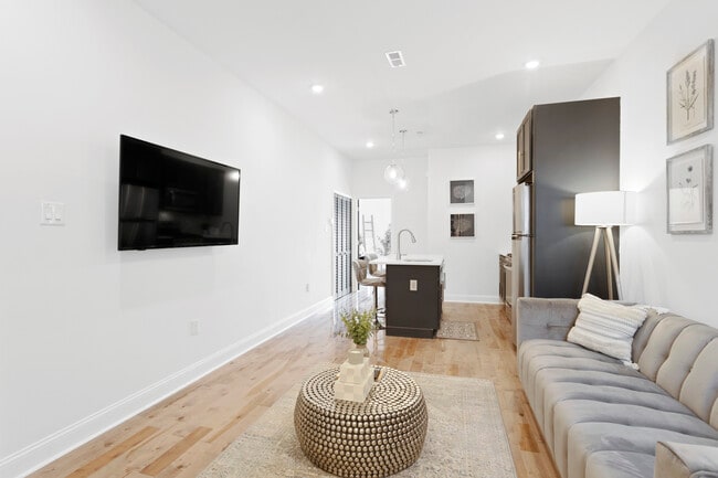 Living room - 5221 Walnut St