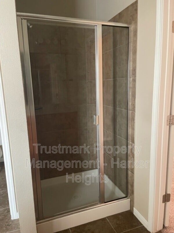 Building Photo - 8121 Iron Gate Dr