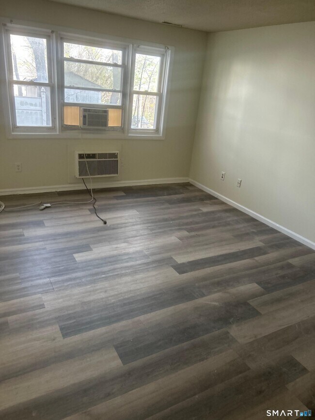 Building Photo - 30 Stevens St