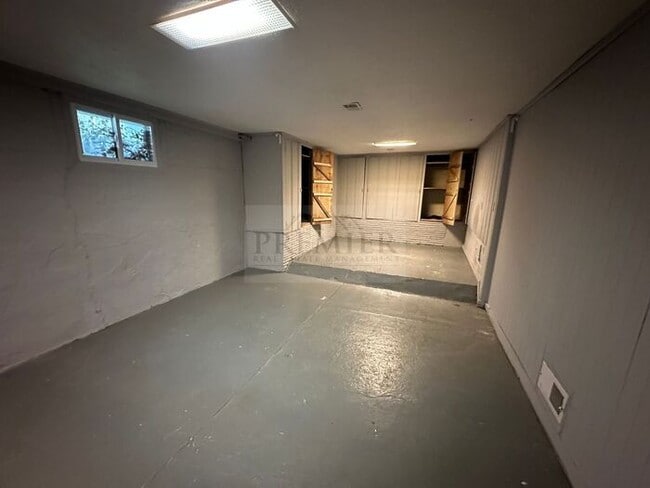 Building Photo - 307 SW 15 St