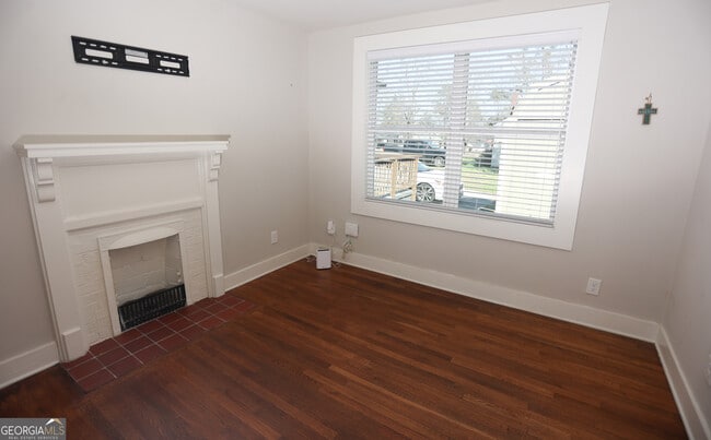 Building Photo - 68 Hayes St