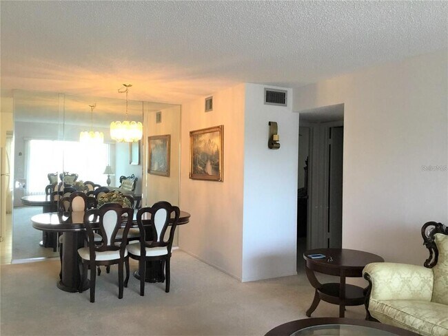 Building Photo - 2359 Finlandia Ln