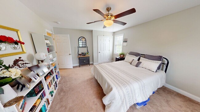 Building Photo - $500 OFF 1st Month's Rent if Leased by 07/...
