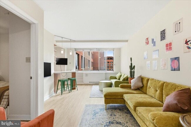 Building Photo - 1111 Arlington Blvd