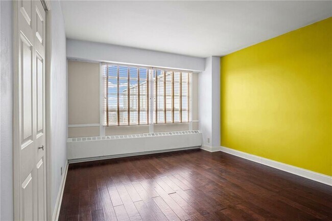 Building Photo - 333 W Meyer Blvd