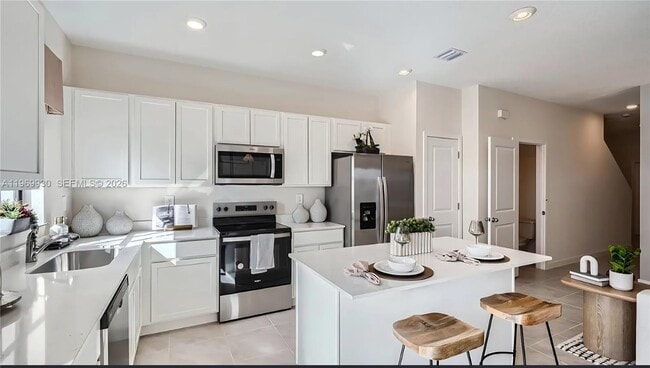 Building Photo - 1114 SW 9th Ave