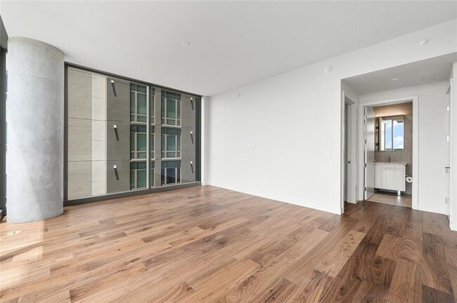 Building Photo - 44 East Ave