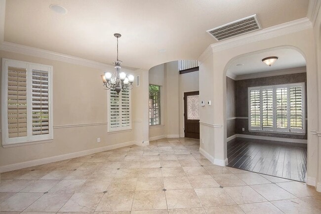 Building Photo - The Epitome of Luxury Living beautiful 4 bed 4 bath