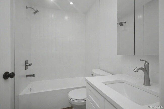 Building Photo - 44 Schriever Ln