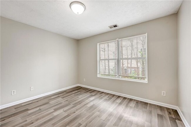 Building Photo - 13202 Fairington Ridge Cir