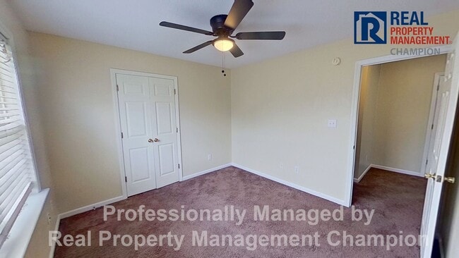 Building Photo - Charming 4 BD/2.5 BA with Wrap Around Porc...