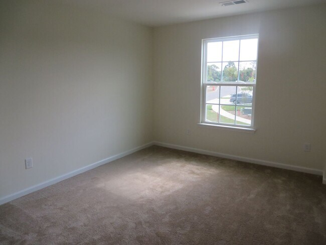 Building Photo - Spacious, Large, Luxury 3 Bedroom Townhouse in Hockessin, Delaware
