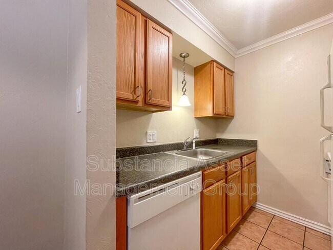 Building Photo - 1430 NW 25th St