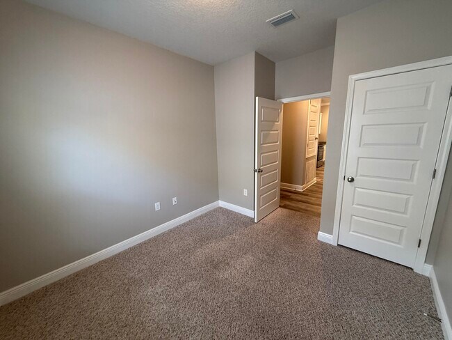 Building Photo - 491 Lightning Bug Ln