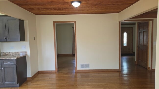 Building Photo - 1858 Princeton Cir