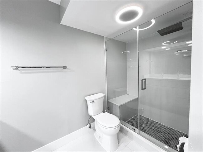 Building Photo - 1266 S Military Trail