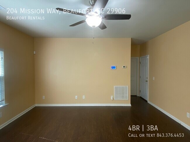 Building Photo - 204 Mission Way