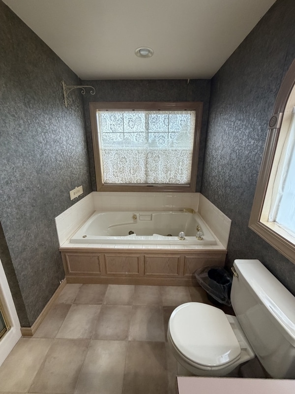 Building Photo - 700 Sunrise Dr