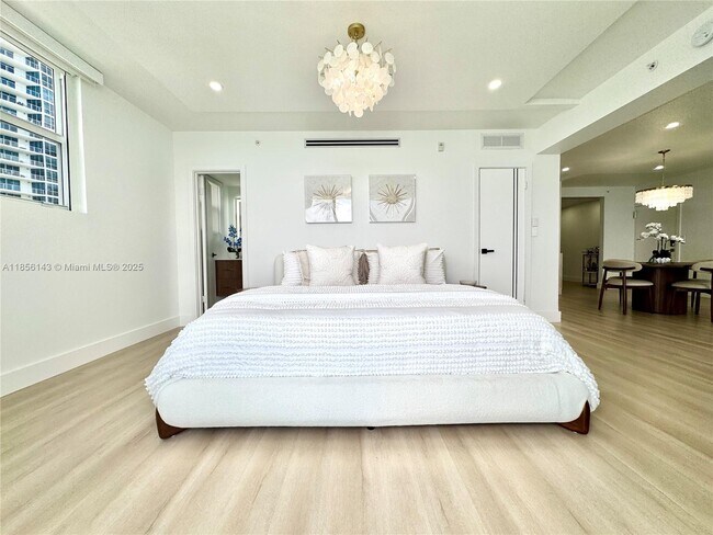 Building Photo - 3001 S Ocean Dr