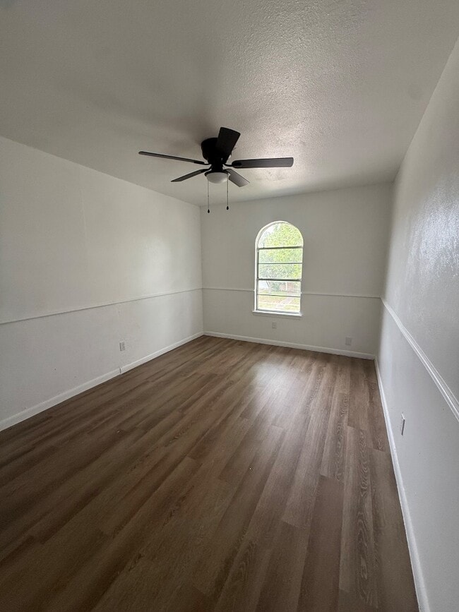 Building Photo - 4617 Cobblestone Ln