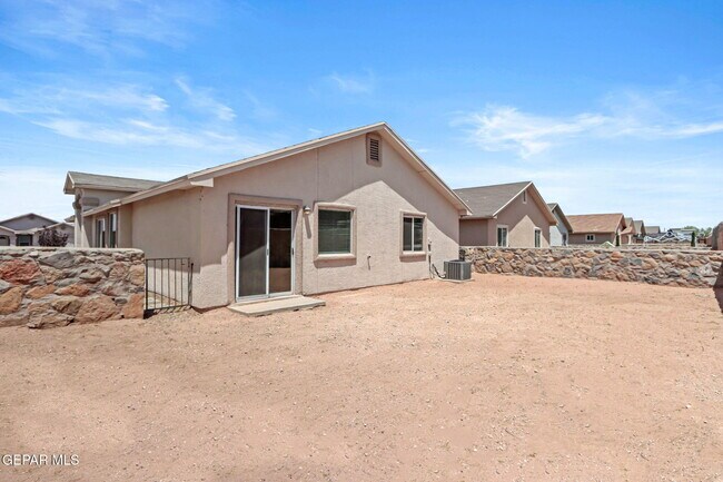 Building Photo - 4800 Kiko A Fierro Dr