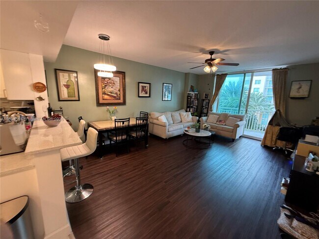 Building Photo - 1745 E Hallandale Beach Blvd