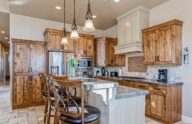 Building Photo - Fully Furnished home in the heart of Hurricane