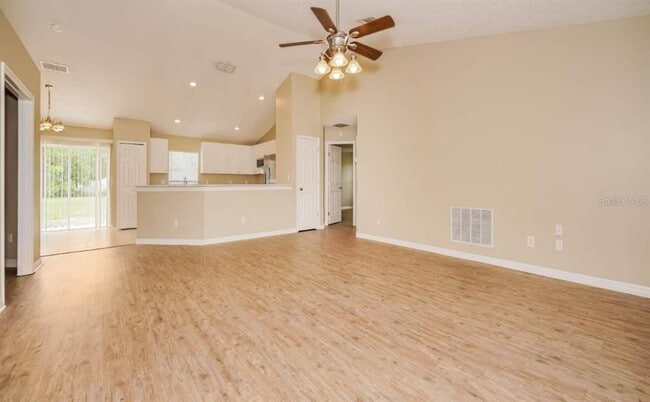 Building Photo - 3215 40th Ave W