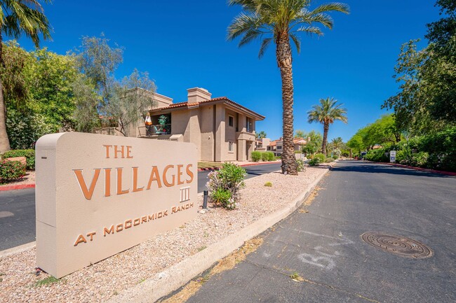 Building Photo - 2-Bedroom Scottsdale Condo with Resort-Sty...