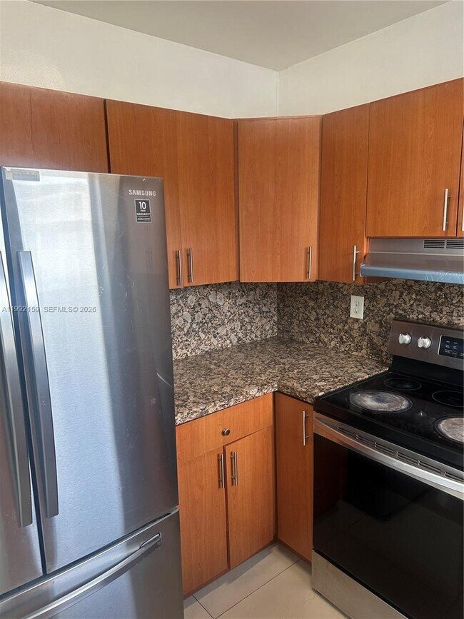 Building Photo - 16800 NE 4th Ct