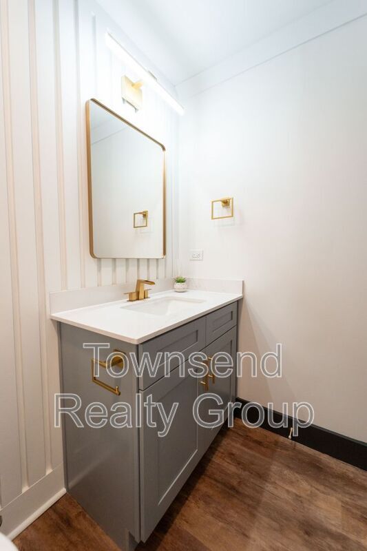 Building Photo - 3150 Driftwood Dr