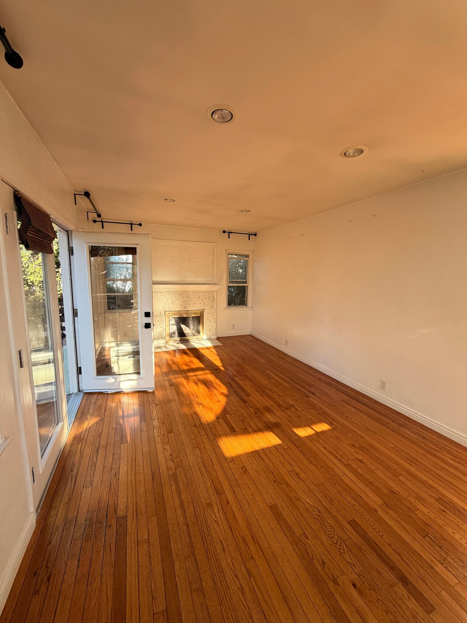Building Photo - 6632 W 87th St