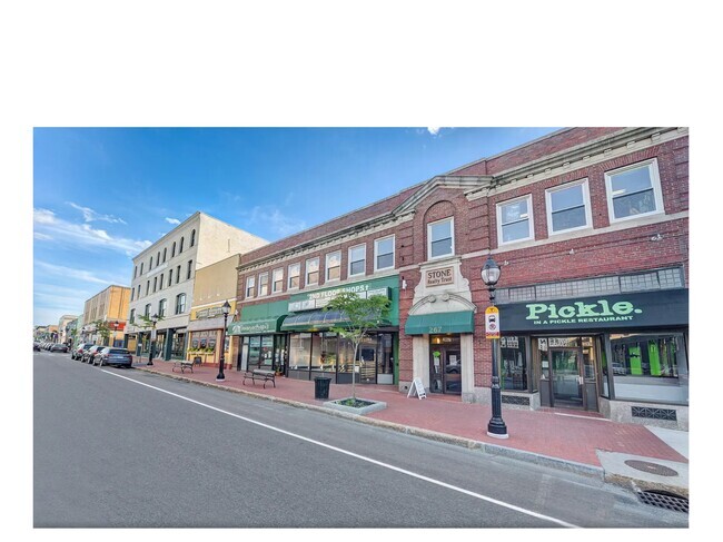 Building Photo - 203 Ash St