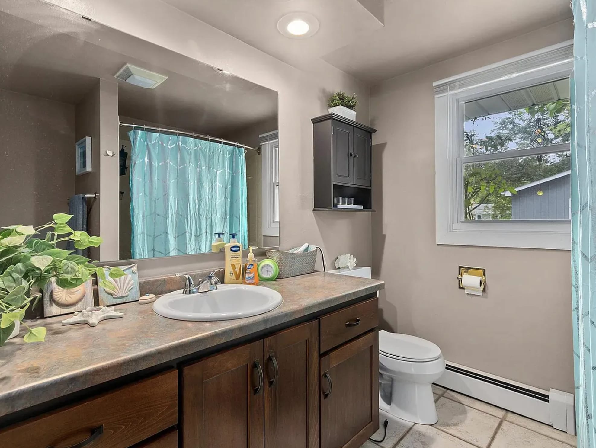 Building Photo - 1325 Cardinal Ln