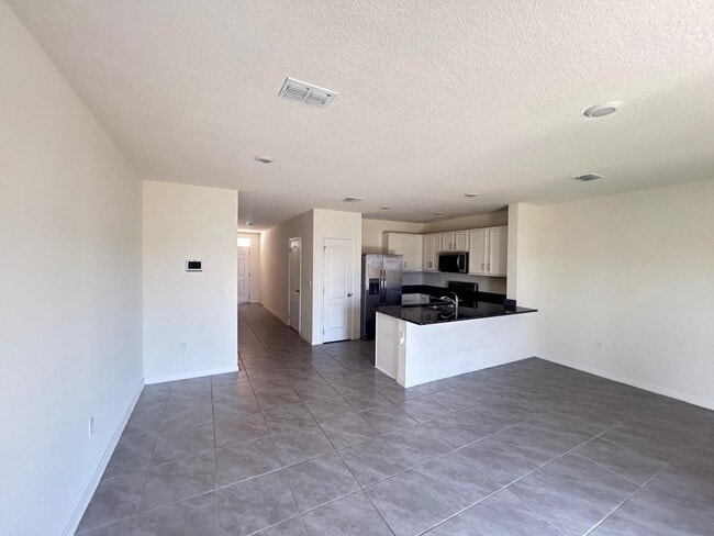 Building Photo - 2984 Skyline Lp