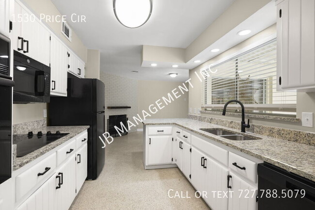 Building Photo - 1530 Price Cir