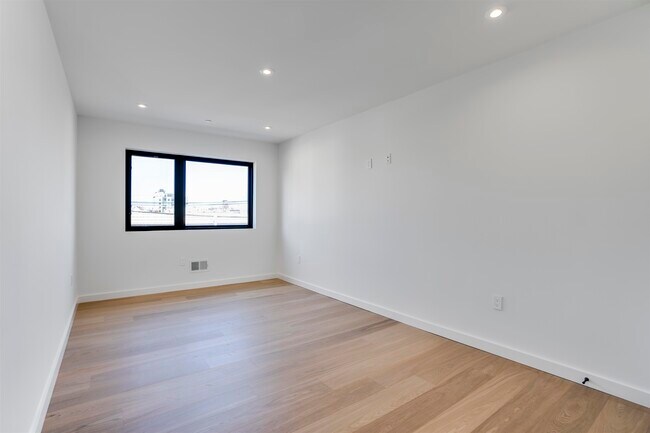 Building Photo - 339 69th St