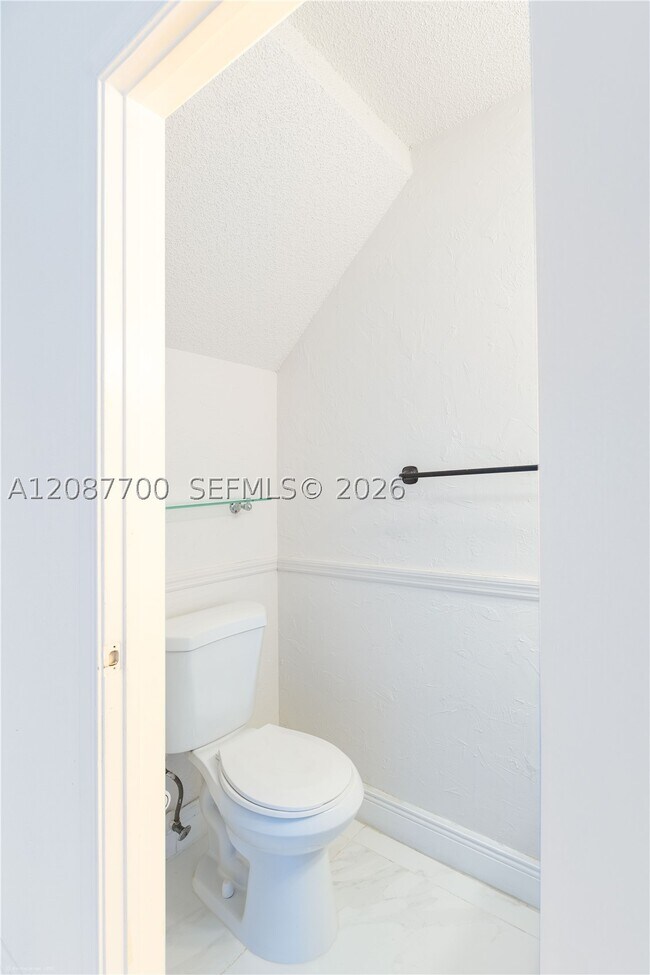 Building Photo - 16793 Hemingway Dr