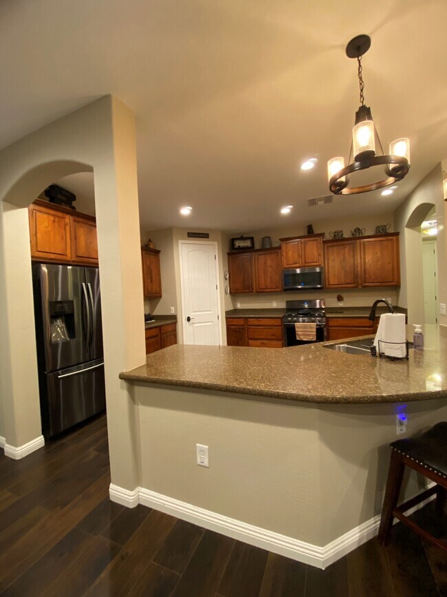 Building Photo - 826 Hemlock Ave