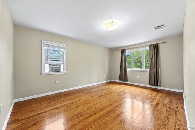 Building Photo - 164-31 Underhill Ave