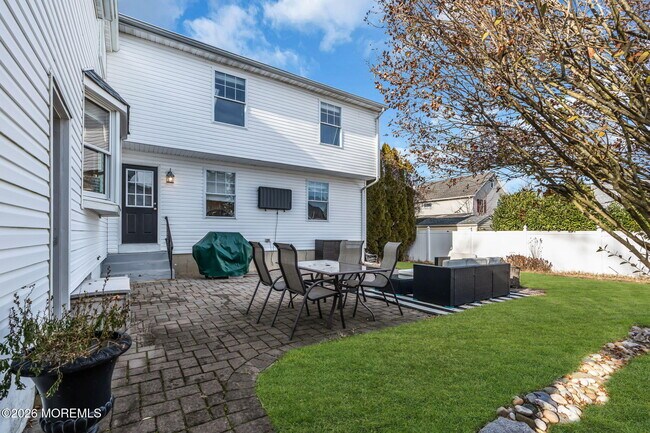 Building Photo - 80 Wilson Ave