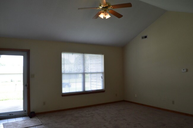 Building Photo - 4200 Derby Ridge Dr